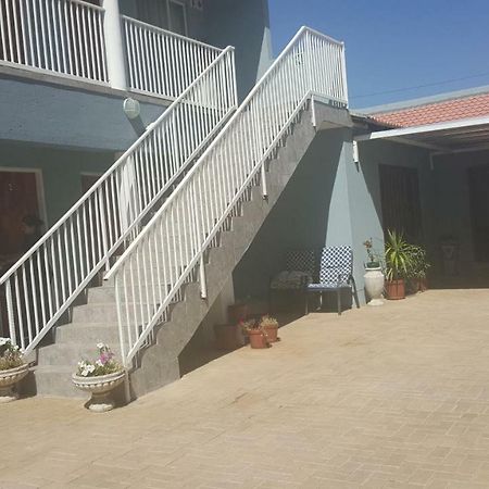 Silver Rest Guesthouse Mafikeng Extérieur photo