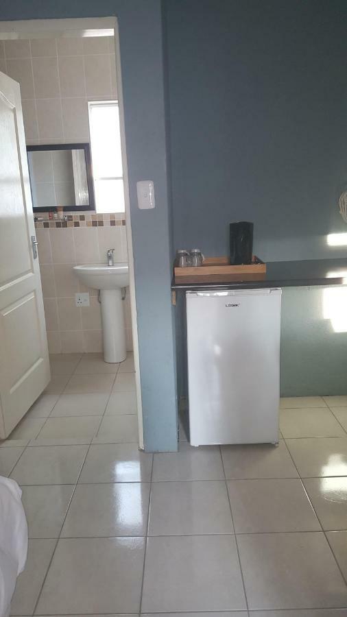 Silver Rest Guesthouse Mafikeng Extérieur photo
